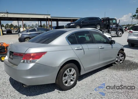 2011 Honda Accord Lxp z USA, uszkodzony, nr VIN 1HGCP2F49BA003251